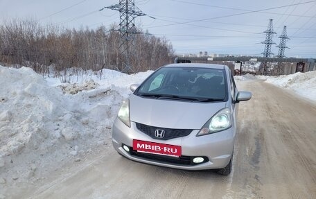 Honda Fit III, 2010 год, 860 000 рублей, 3 фотография
