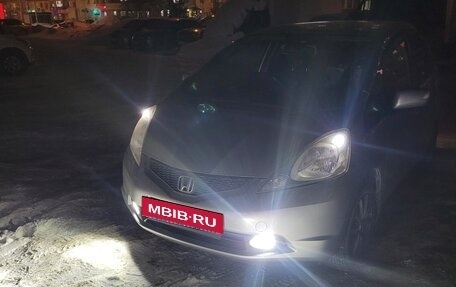 Honda Fit III, 2010 год, 860 000 рублей, 13 фотография