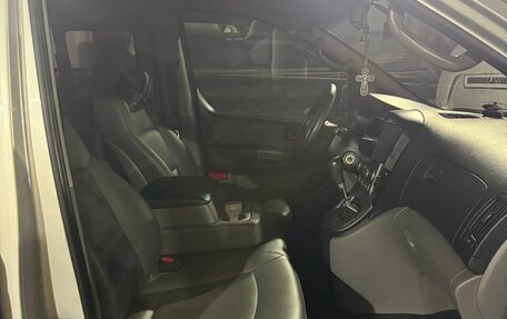 Hyundai Grand Starex Grand Starex I рестайлинг 2, 2009 год, 1 150 000 рублей, 14 фотография