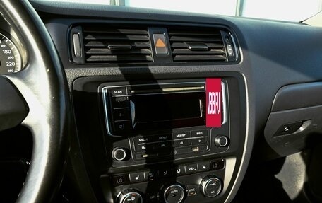 Volkswagen Jetta VI, 2013 год, 931 000 рублей, 13 фотография