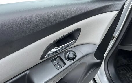 Chevrolet Cruze II, 2013 год, 699 999 рублей, 19 фотография