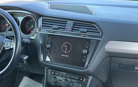 Volkswagen Tiguan II, 2018 год, 2 360 000 рублей, 11 фотография