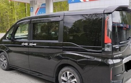 Honda Stepwgn IV, 2017 год, 1 850 000 рублей, 4 фотография