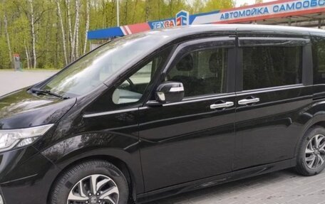 Honda Stepwgn IV, 2017 год, 1 850 000 рублей, 5 фотография