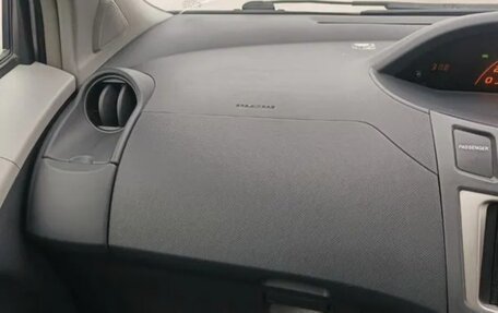 Toyota Vitz, 2009 год, 550 000 рублей, 24 фотография