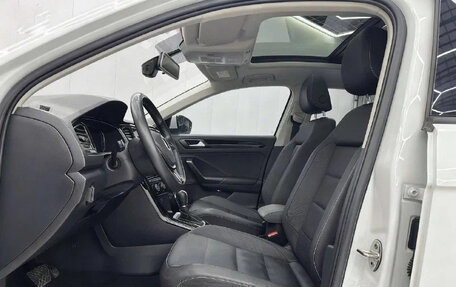 Volkswagen Golf VIII, 2022 год, 1 760 000 рублей, 5 фотография