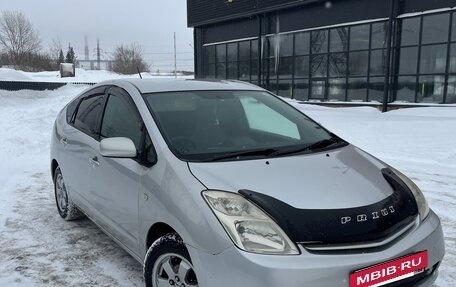 Toyota Prius, 2004 год, 700 000 рублей, 6 фотография