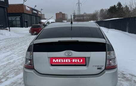 Toyota Prius, 2004 год, 700 000 рублей, 4 фотография