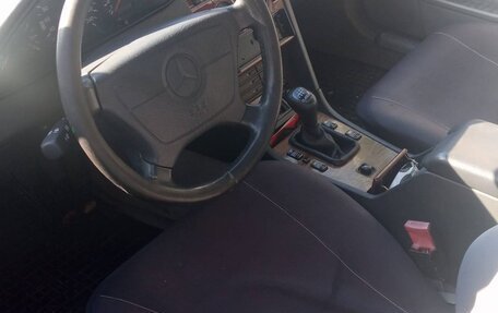 Mercedes-Benz C-Класс, 1994 год, 370 000 рублей, 6 фотография