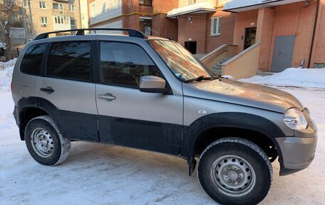 Chevrolet Niva I рестайлинг, 2012 год, 460 000 рублей, 3 фотография