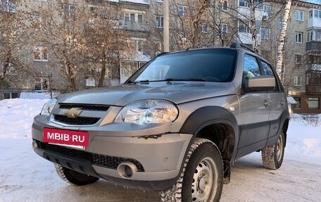 Chevrolet Niva I рестайлинг, 2012 год, 460 000 рублей, 2 фотография