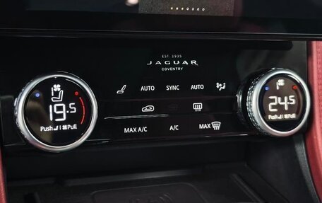 Jaguar F-Pace, 2024 год, 5 405 000 рублей, 14 фотография