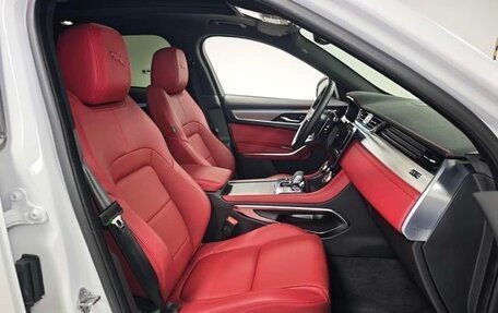 Jaguar F-Pace, 2024 год, 5 405 000 рублей, 10 фотография