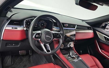 Jaguar F-Pace, 2024 год, 5 405 000 рублей, 7 фотография