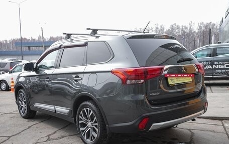 Mitsubishi Outlander III рестайлинг 3, 2015 год, 1 748 000 рублей, 9 фотография