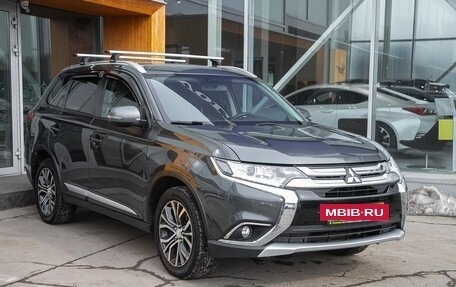 Mitsubishi Outlander III рестайлинг 3, 2015 год, 1 748 000 рублей, 6 фотография