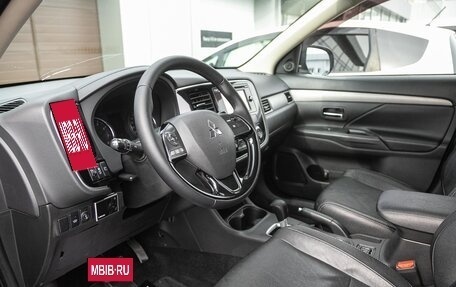 Mitsubishi Outlander III рестайлинг 3, 2015 год, 1 748 000 рублей, 17 фотография