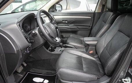 Mitsubishi Outlander III рестайлинг 3, 2015 год, 1 748 000 рублей, 18 фотография