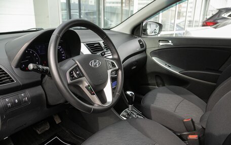 Hyundai Solaris II рестайлинг, 2011 год, 878 000 рублей, 13 фотография