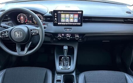 Honda Vezel, 2023 год, 2 120 000 рублей, 13 фотография