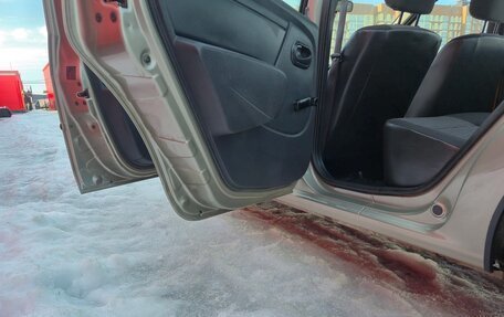 Renault Logan I, 2010 год, 599 000 рублей, 23 фотография