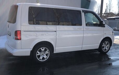 Volkswagen Caravelle T5, 2015 год, 2 550 000 рублей, 3 фотография