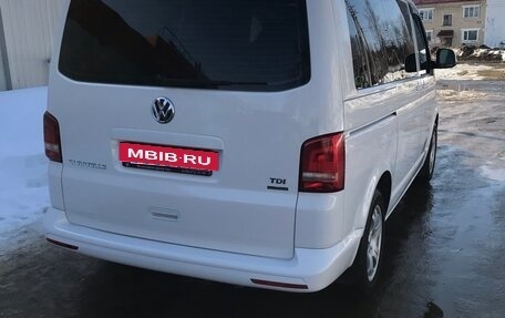 Volkswagen Caravelle T5, 2015 год, 2 550 000 рублей, 5 фотография