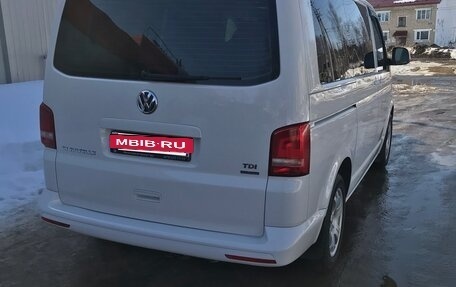 Volkswagen Caravelle T5, 2015 год, 2 550 000 рублей, 7 фотография