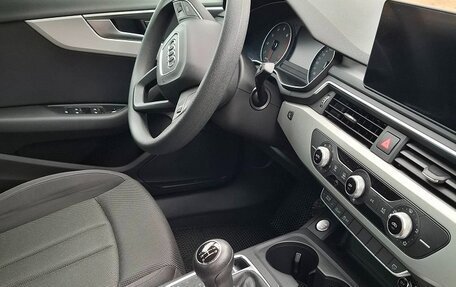 Audi A4, 2019 год, 3 150 000 рублей, 19 фотография