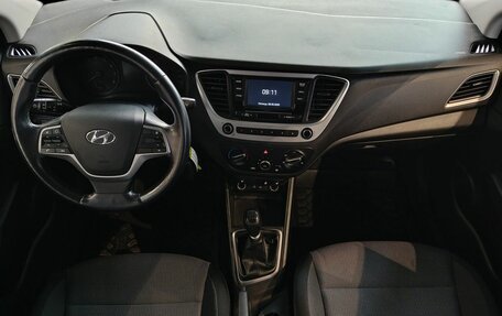 Hyundai Solaris II рестайлинг, 2017 год, 1 079 000 рублей, 10 фотография