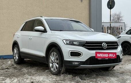 Volkswagen T-Roc I, 2020 год, 2 500 000 рублей, 3 фотография