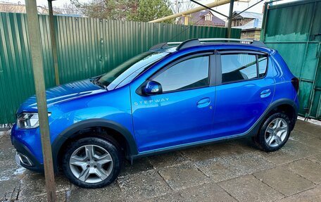 Renault Sandero II рестайлинг, 2020 год, 1 569 000 рублей, 2 фотография