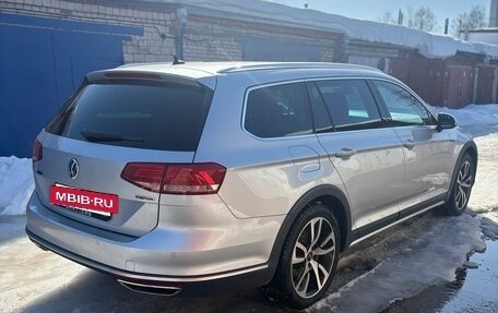 Volkswagen Passat B8 рестайлинг, 2018 год, 2 950 000 рублей, 2 фотография
