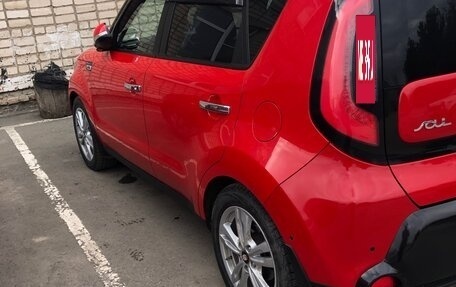 KIA Soul II рестайлинг, 2014 год, 1 400 000 рублей, 23 фотография
