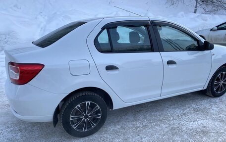 Renault Logan II, 2015 год, 570 000 рублей, 2 фотография