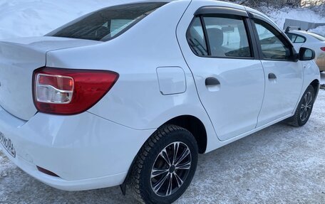 Renault Logan II, 2015 год, 570 000 рублей, 4 фотография