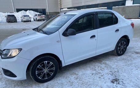 Renault Logan II, 2015 год, 570 000 рублей, 10 фотография