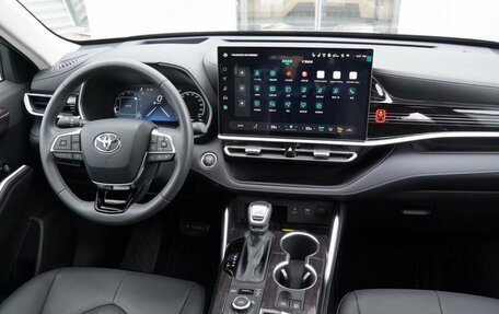 Toyota Highlander, 2025 год, 5 550 000 рублей, 13 фотография