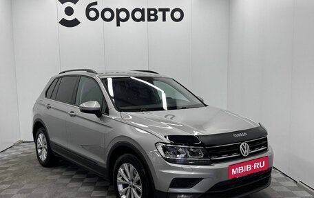 Volkswagen Tiguan II, 2019 год, 2 100 000 рублей, 2 фотография