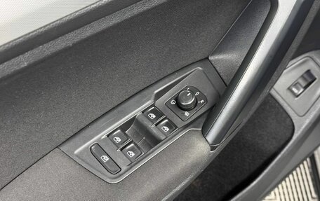 Volkswagen Tiguan II, 2019 год, 2 100 000 рублей, 16 фотография