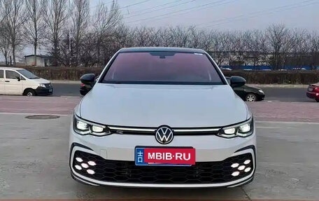 Volkswagen Golf VIII, 2022 год, 1 880 000 рублей, 2 фотография