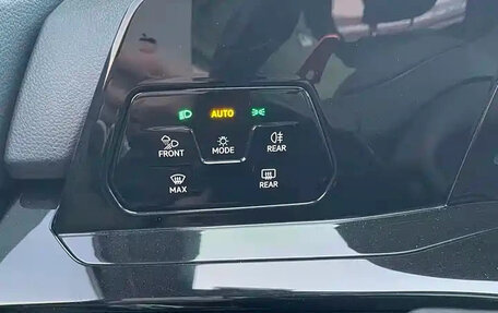 Volkswagen Golf VIII, 2022 год, 1 880 000 рублей, 4 фотография