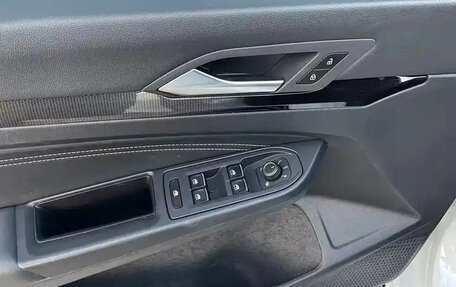 Volkswagen Golf VIII, 2022 год, 1 880 000 рублей, 14 фотография