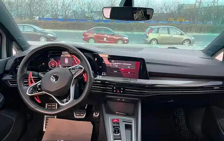 Volkswagen Golf VIII, 2022 год, 1 880 000 рублей, 12 фотография