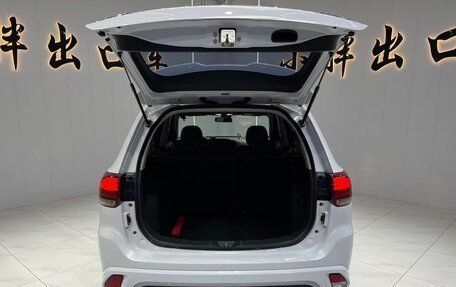 Mitsubishi Outlander III рестайлинг 3, 2021 год, 1 984 000 рублей, 3 фотография