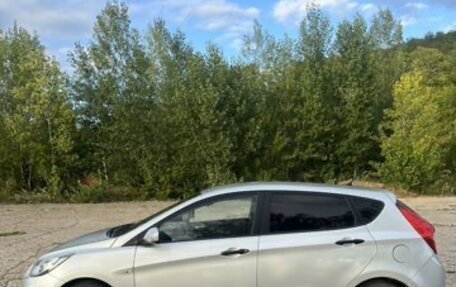 Hyundai Solaris II рестайлинг, 2012 год, 560 000 рублей, 3 фотография