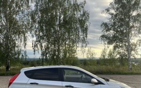 Hyundai Solaris II рестайлинг, 2012 год, 560 000 рублей, 4 фотография