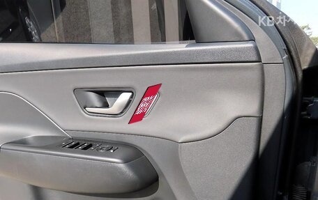 Hyundai Kona, 2023 год, 2 320 000 рублей, 10 фотография