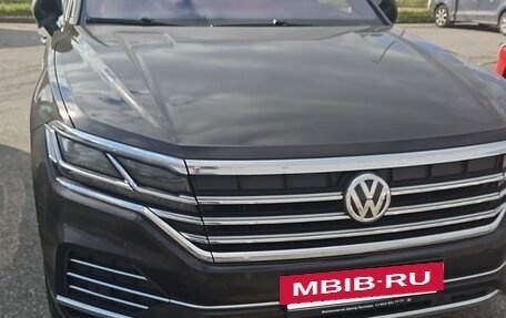 Volkswagen Touareg III, 2020 год, 4 500 000 рублей, 2 фотография