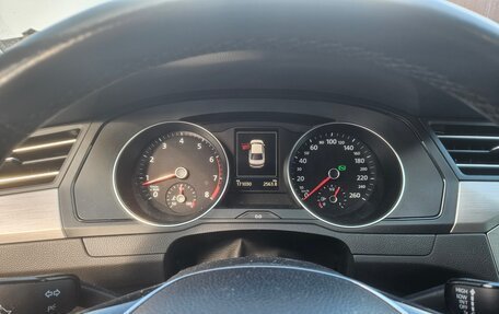 Volkswagen Passat B8 рестайлинг, 2017 год, 1 550 000 рублей, 7 фотография